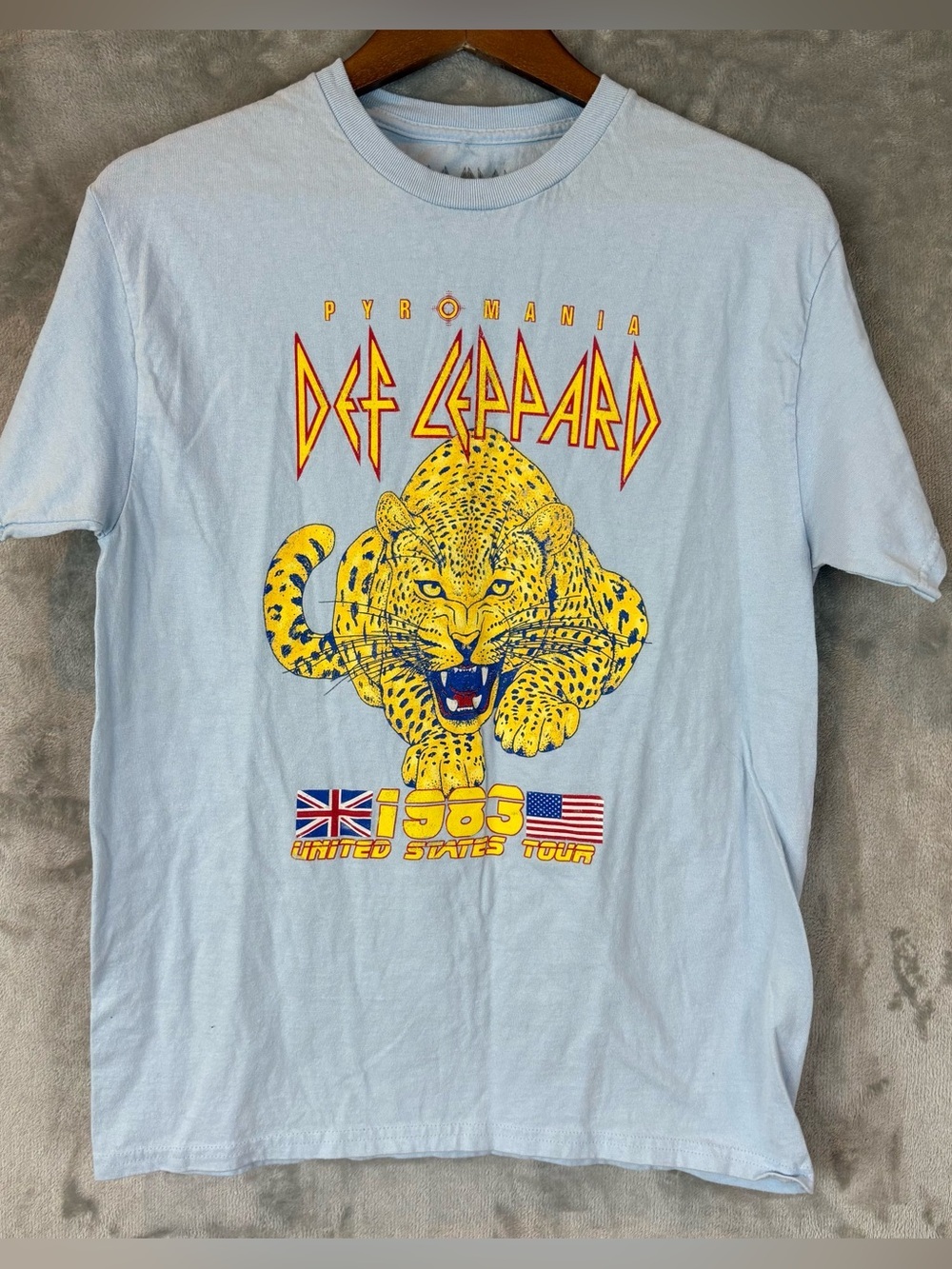 80s Def Leppard Pyromania 1983 US Tour Light Blue Graphic Tee Wmn’s Sz M